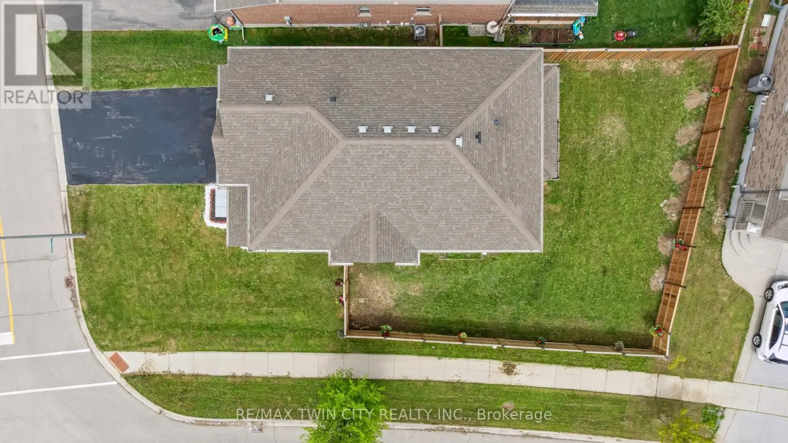 450 APPLEGATE COURT