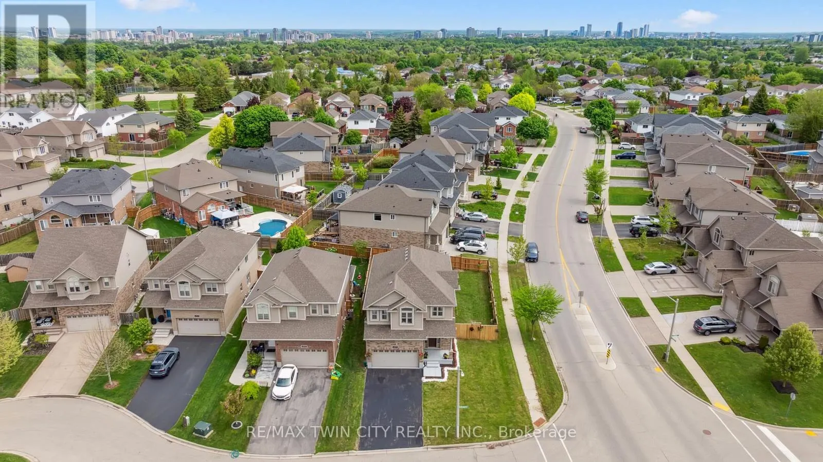 450 APPLEGATE COURT