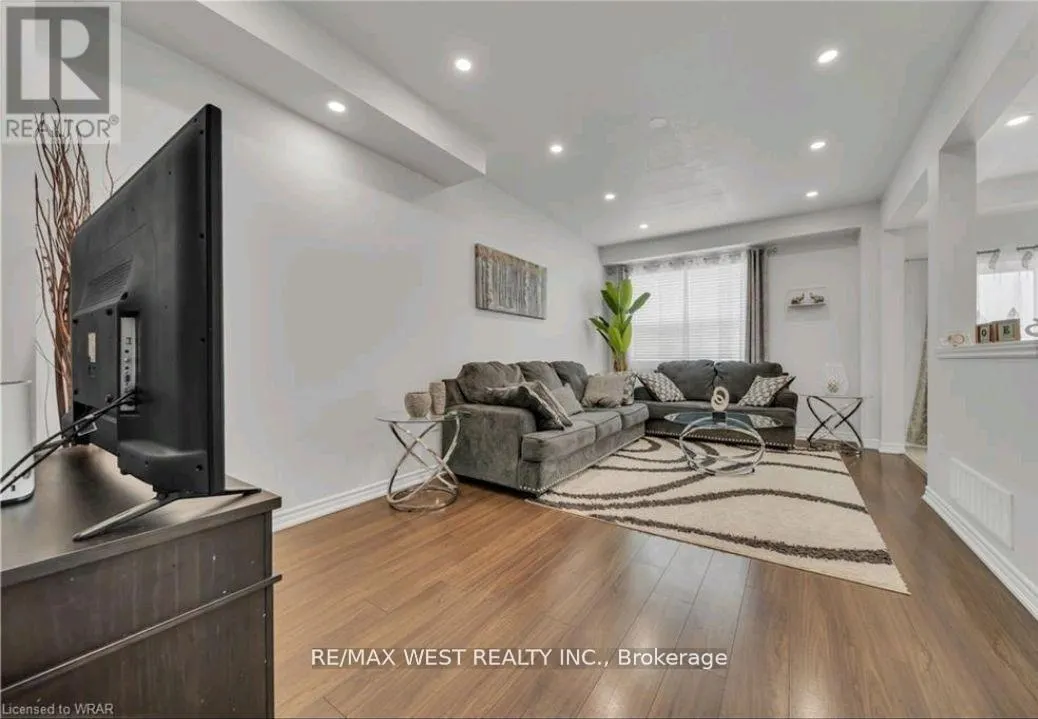 31 - 100 CHESTER DRIVE