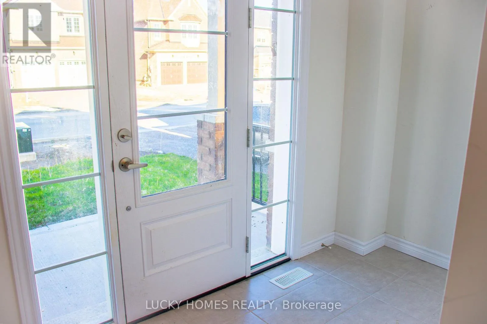 643 LEMAY GROVE