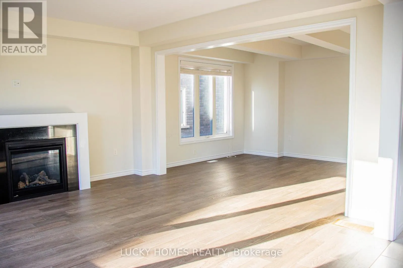 643 LEMAY GROVE