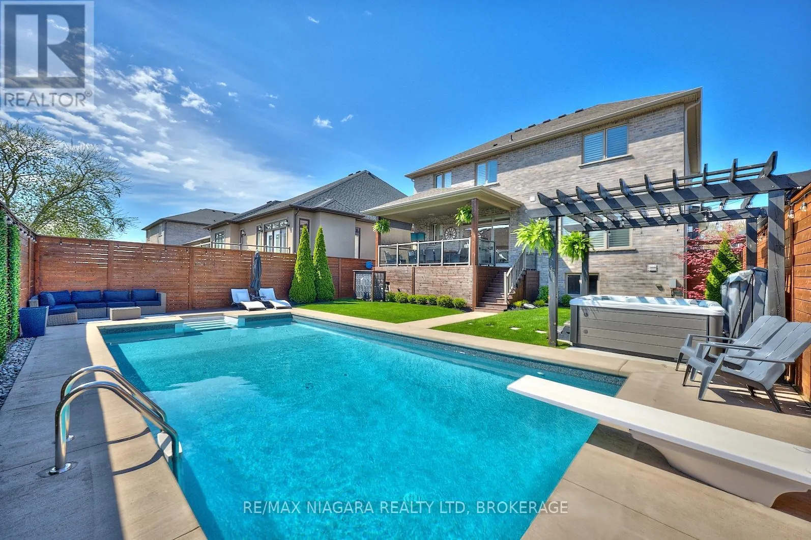 8886 BLACK FOREST CRESCENT