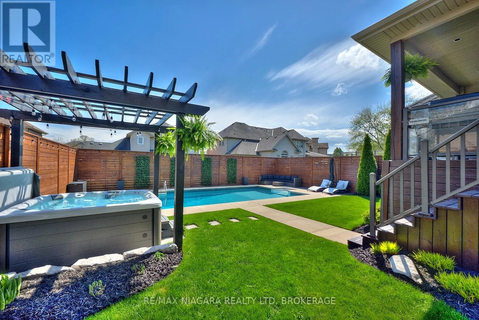 8886 BLACK FOREST CRESCENT