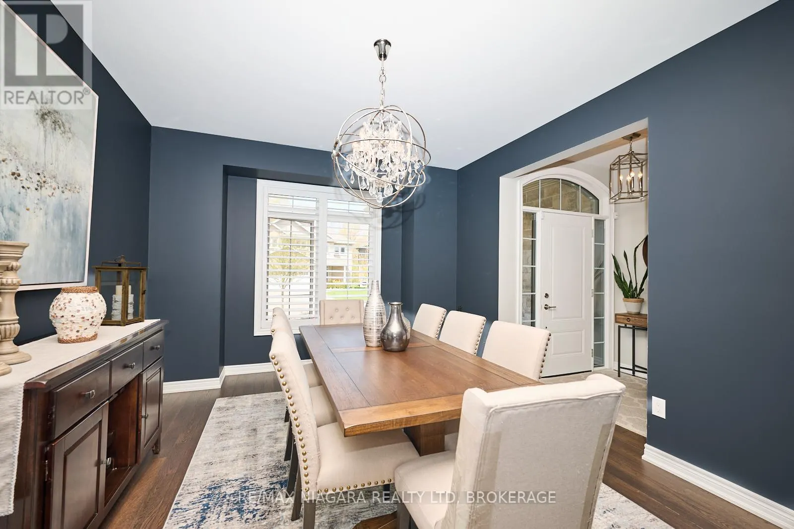 8886 BLACK FOREST CRESCENT