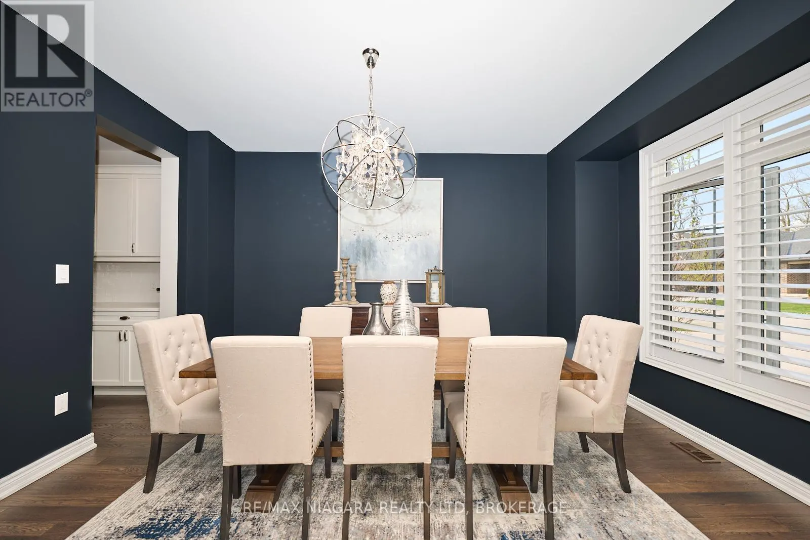 8886 BLACK FOREST CRESCENT