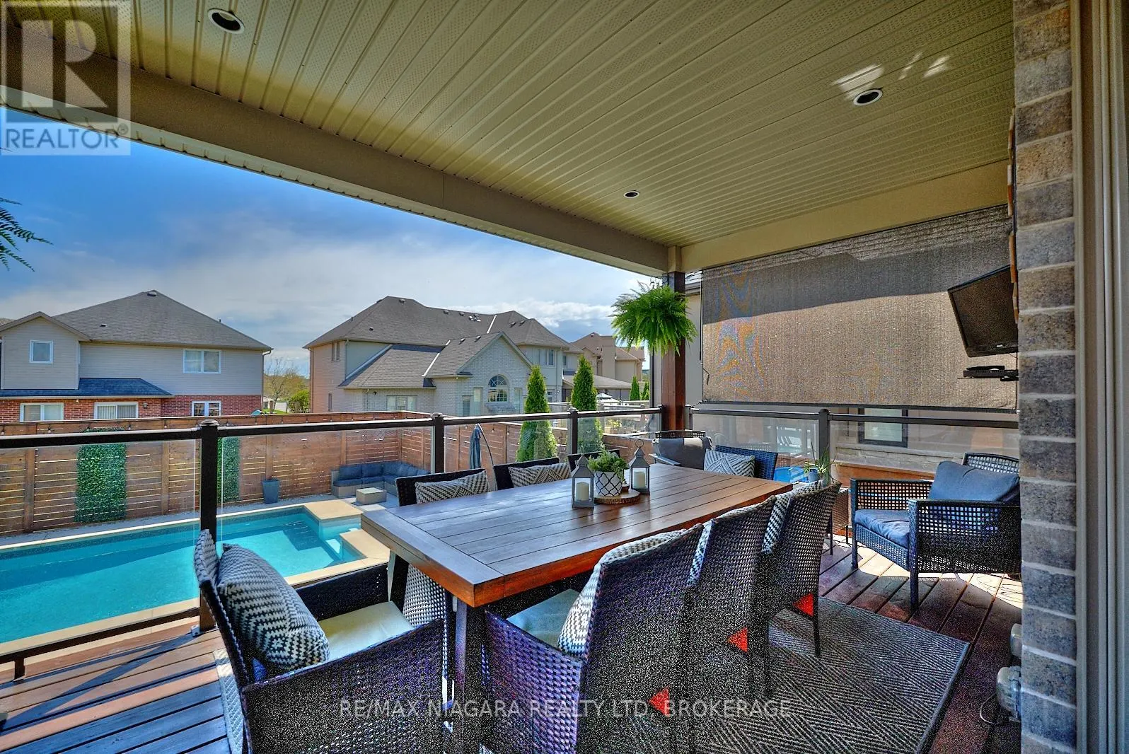8886 BLACK FOREST CRESCENT