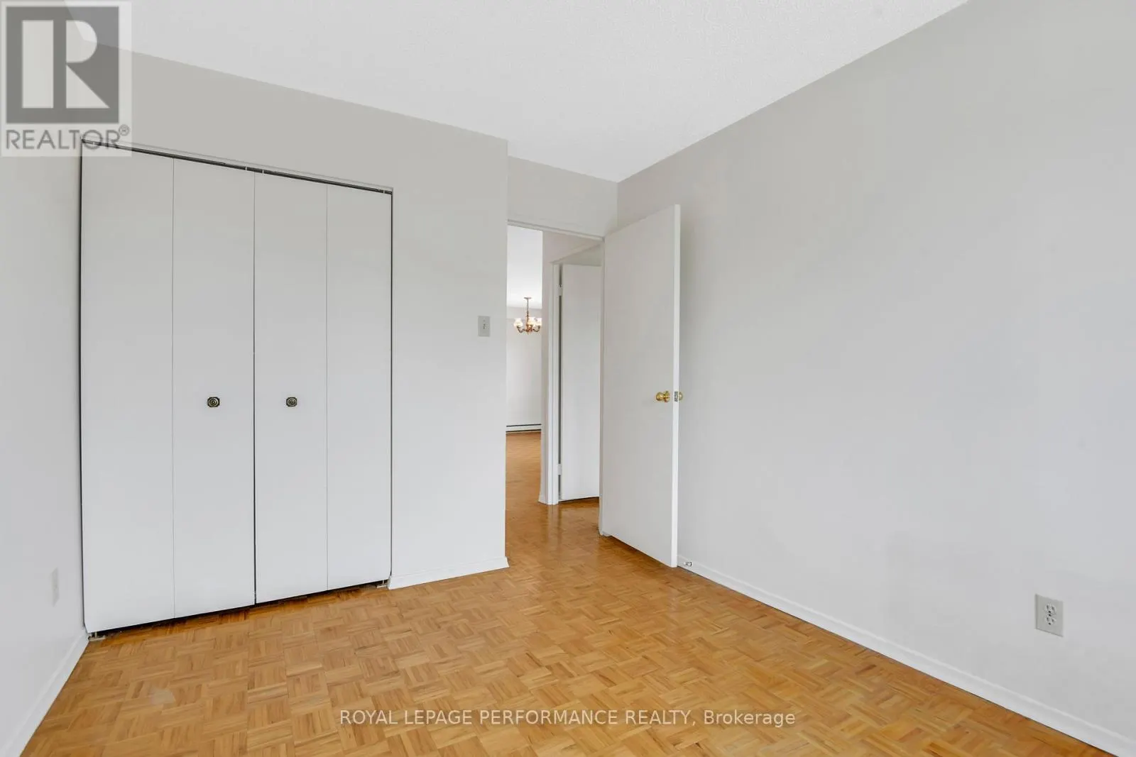202 - 158 B MCARTHUR AVENUE
