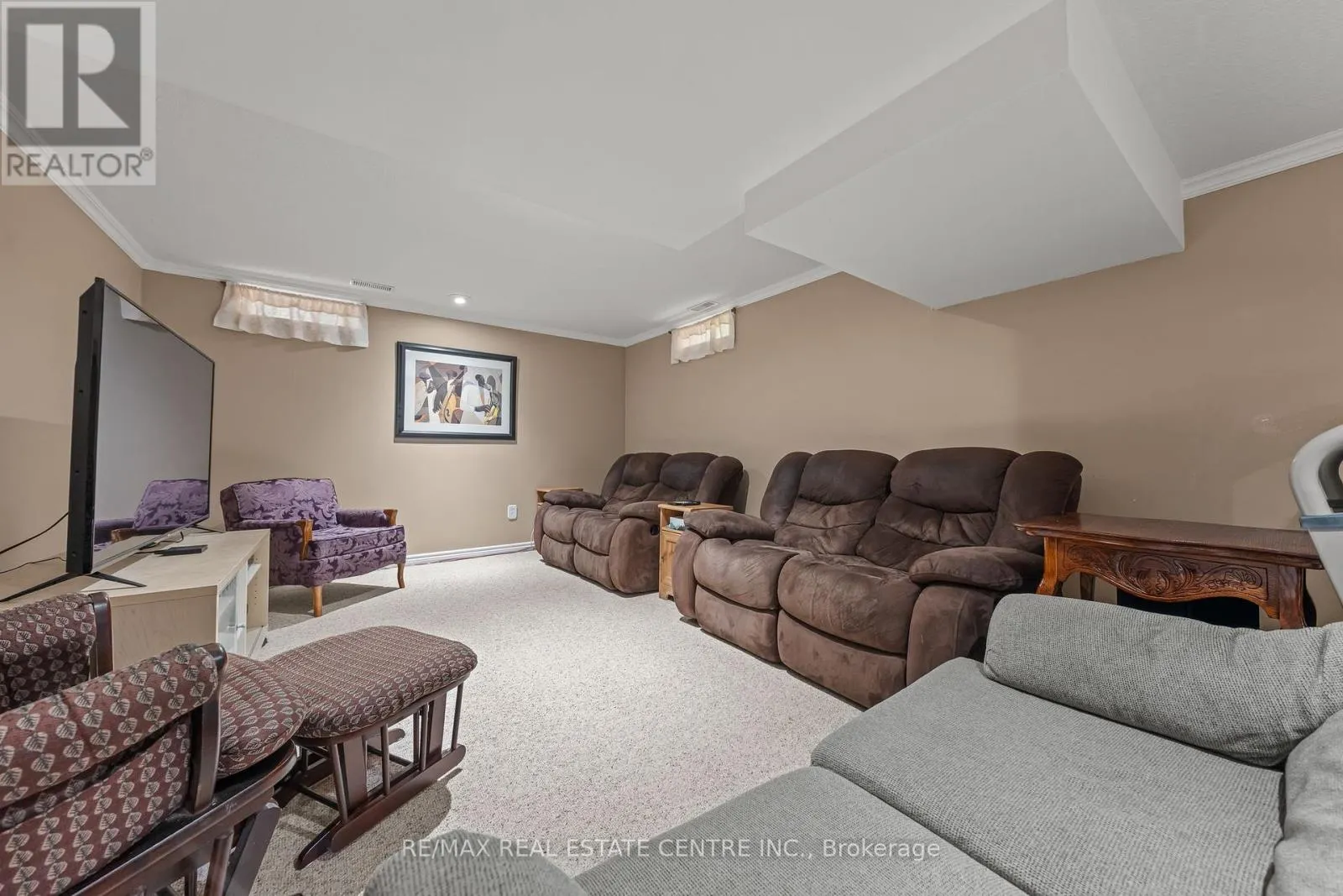 4 IRONGATE DRIVE