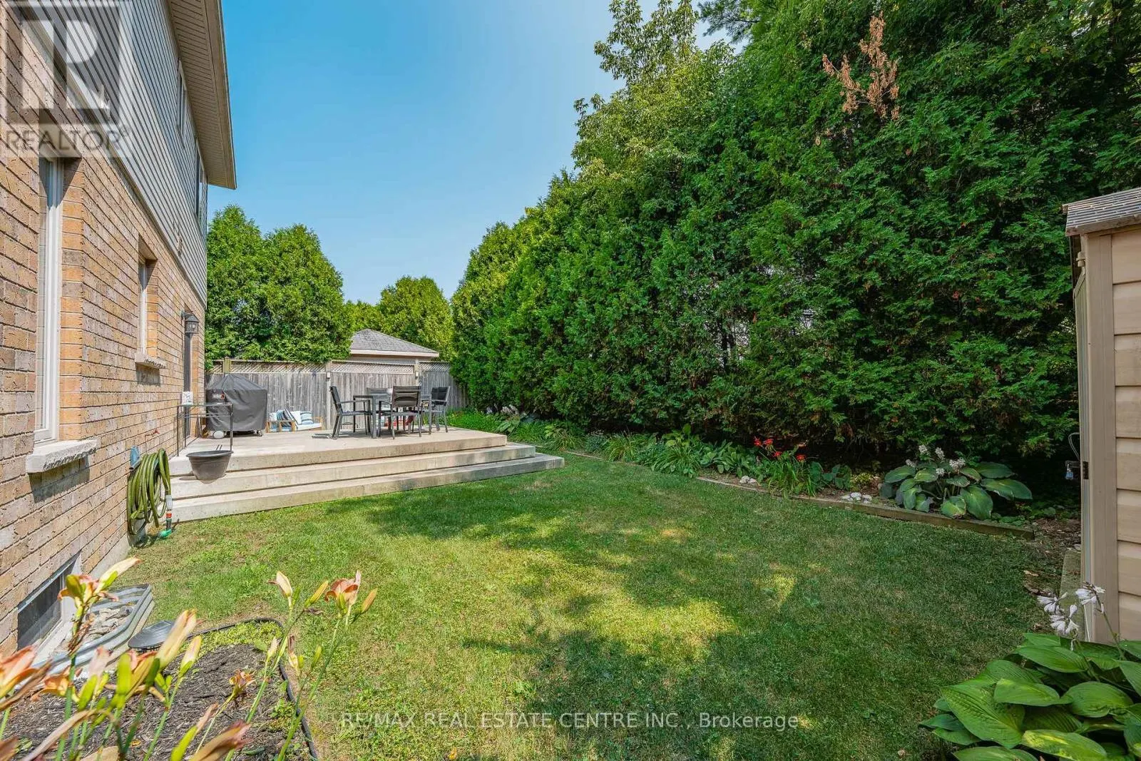 4 IRONGATE DRIVE