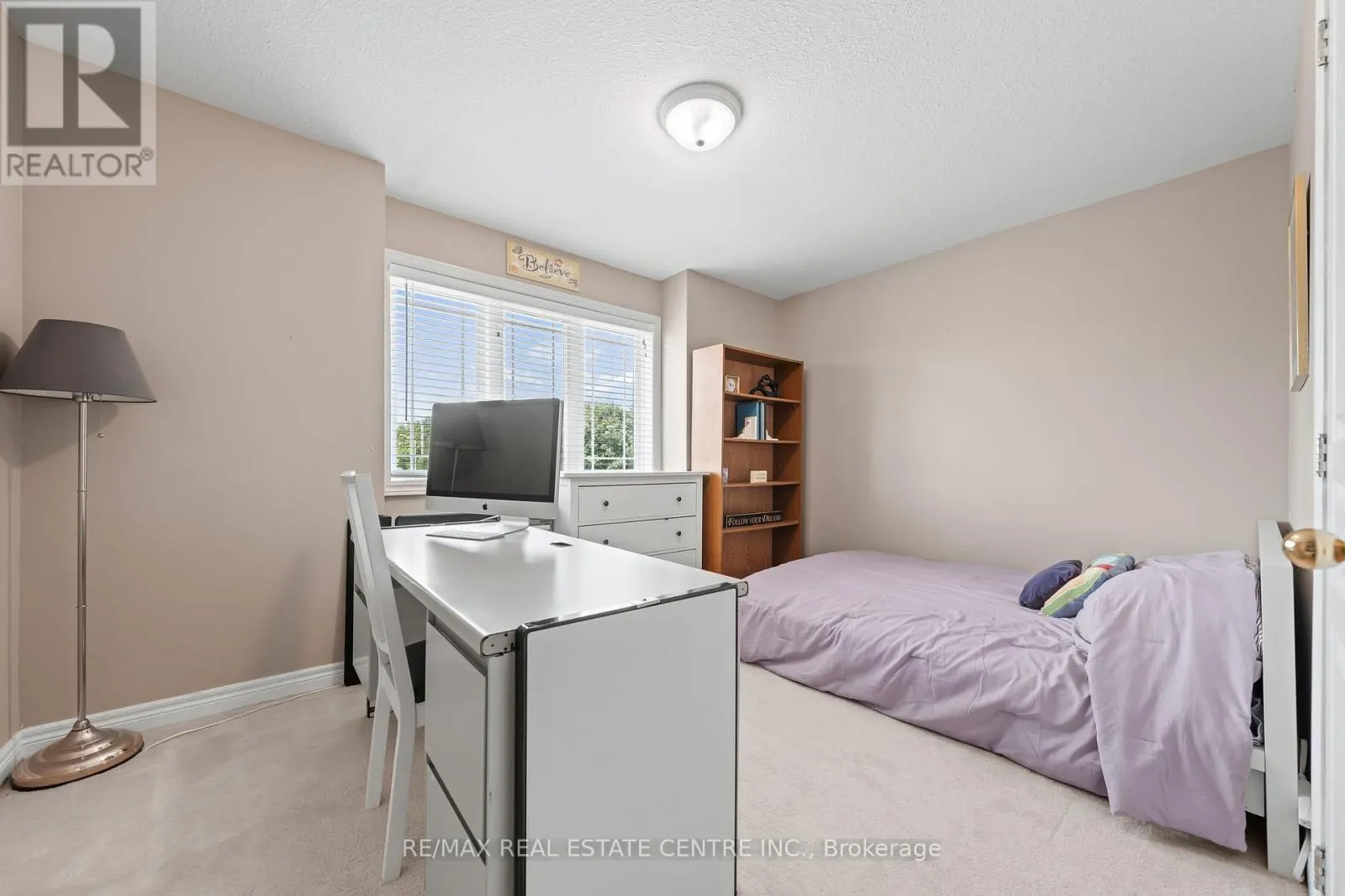 4 IRONGATE DRIVE