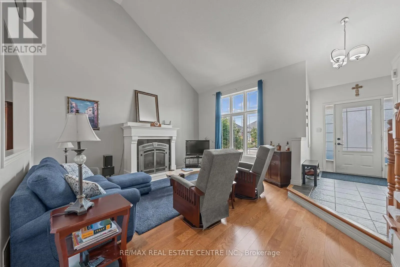 4 IRONGATE DRIVE