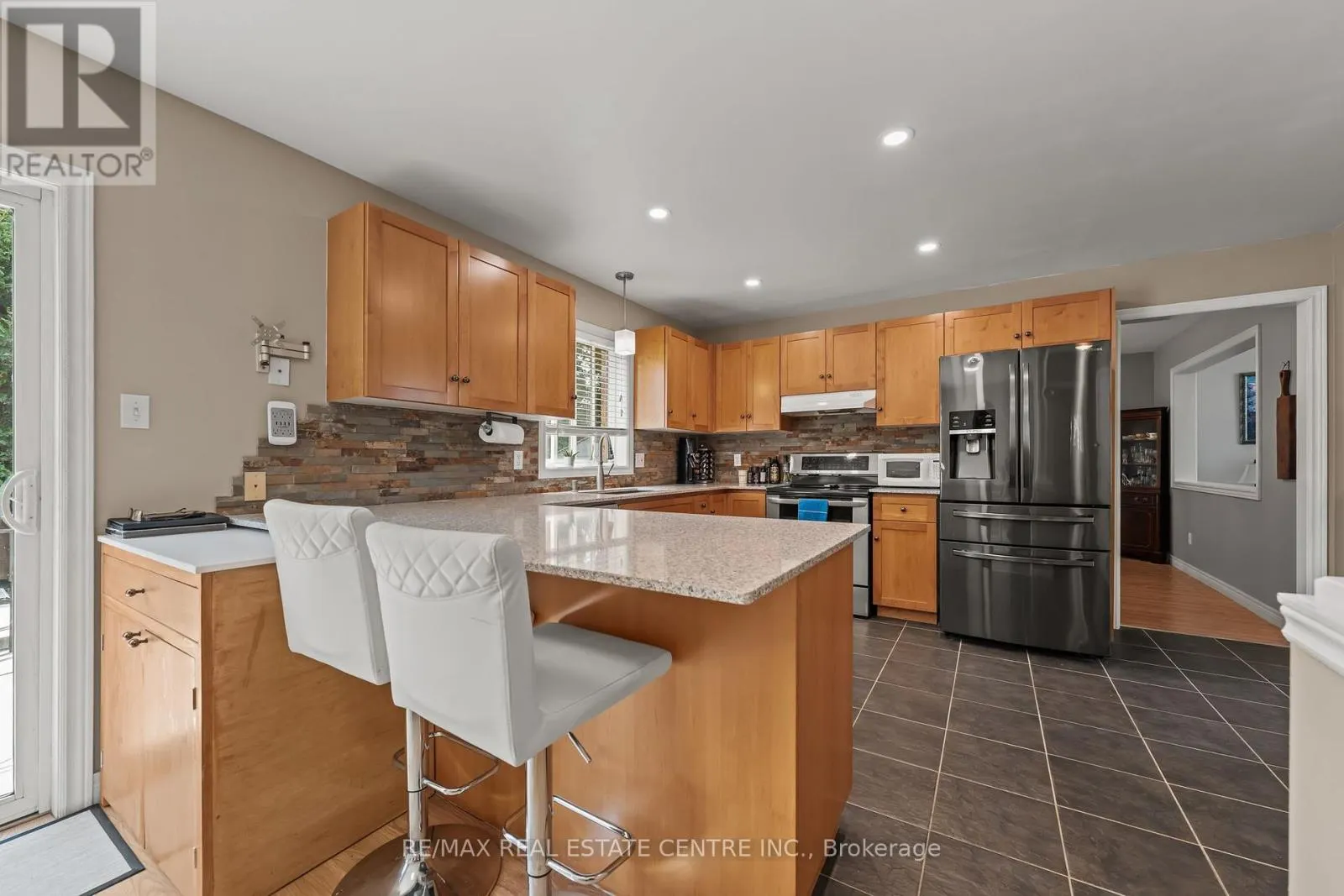 4 IRONGATE DRIVE