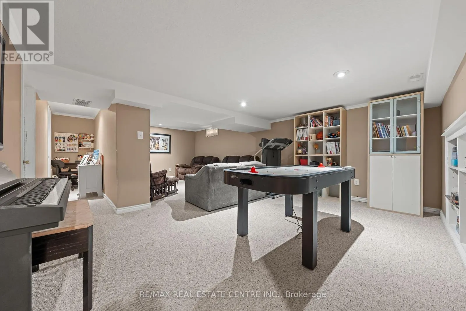4 IRONGATE DRIVE