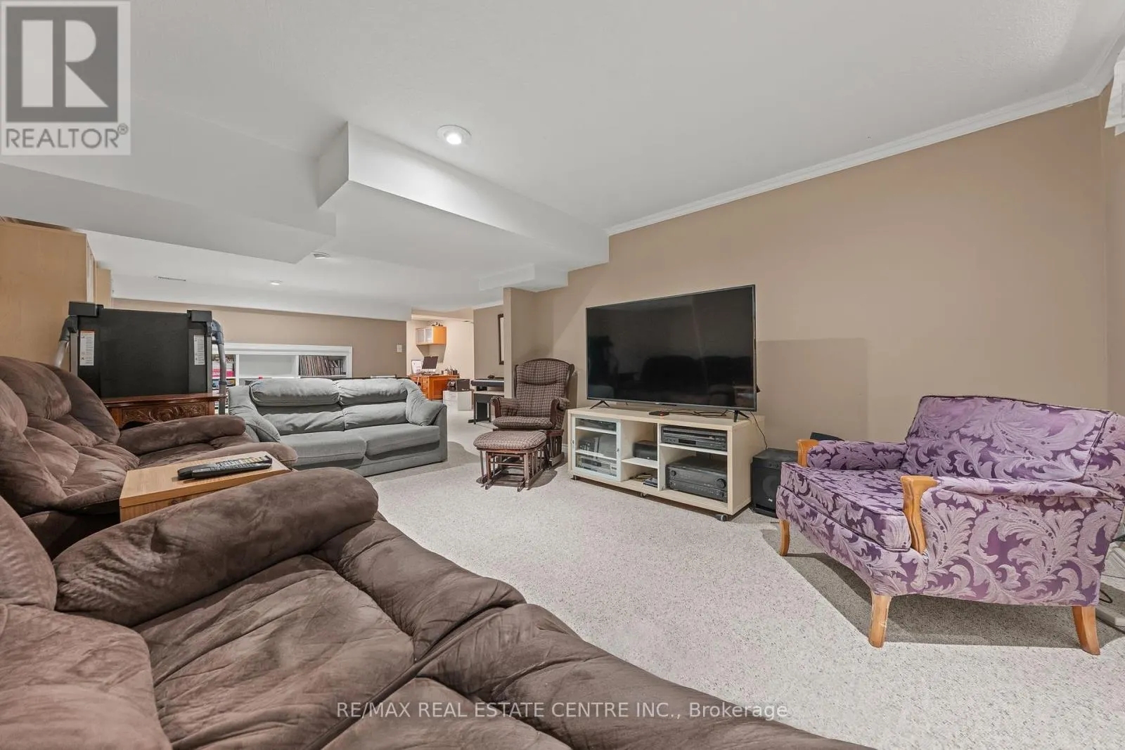 4 IRONGATE DRIVE