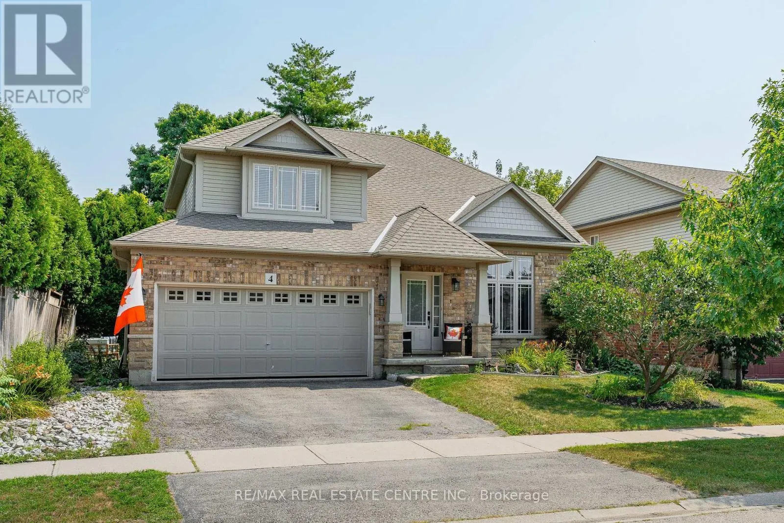 4 IRONGATE DRIVE