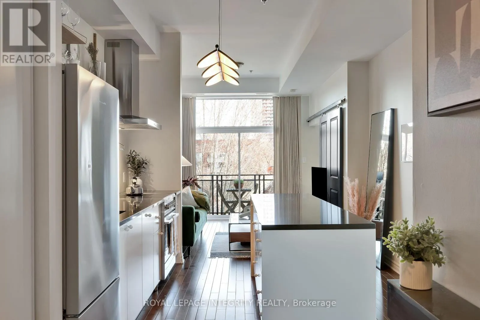 507 - 429 KENT STREET