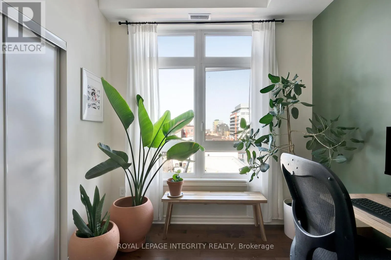 507 - 429 KENT STREET