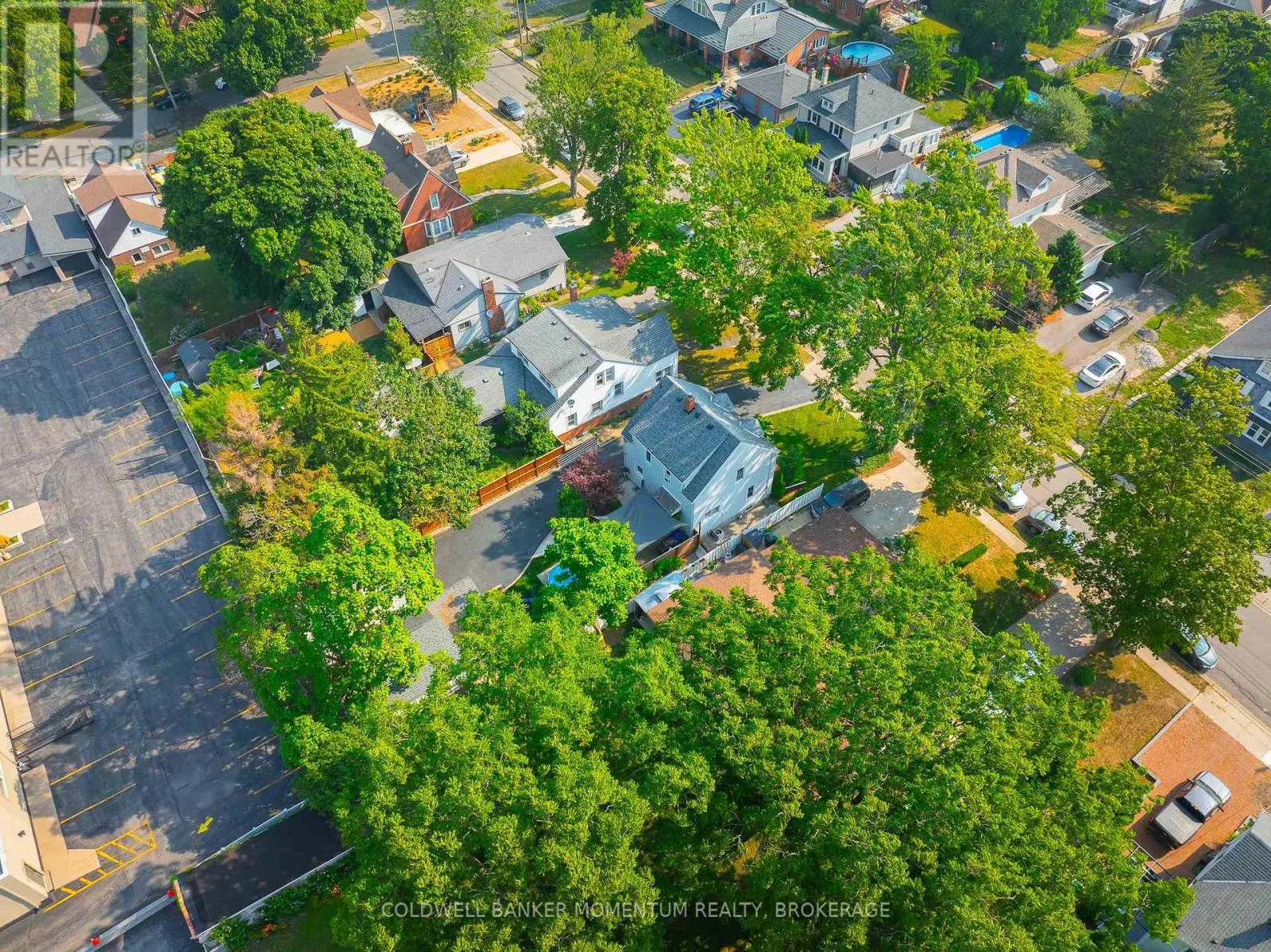 21 CARLETON STREET S