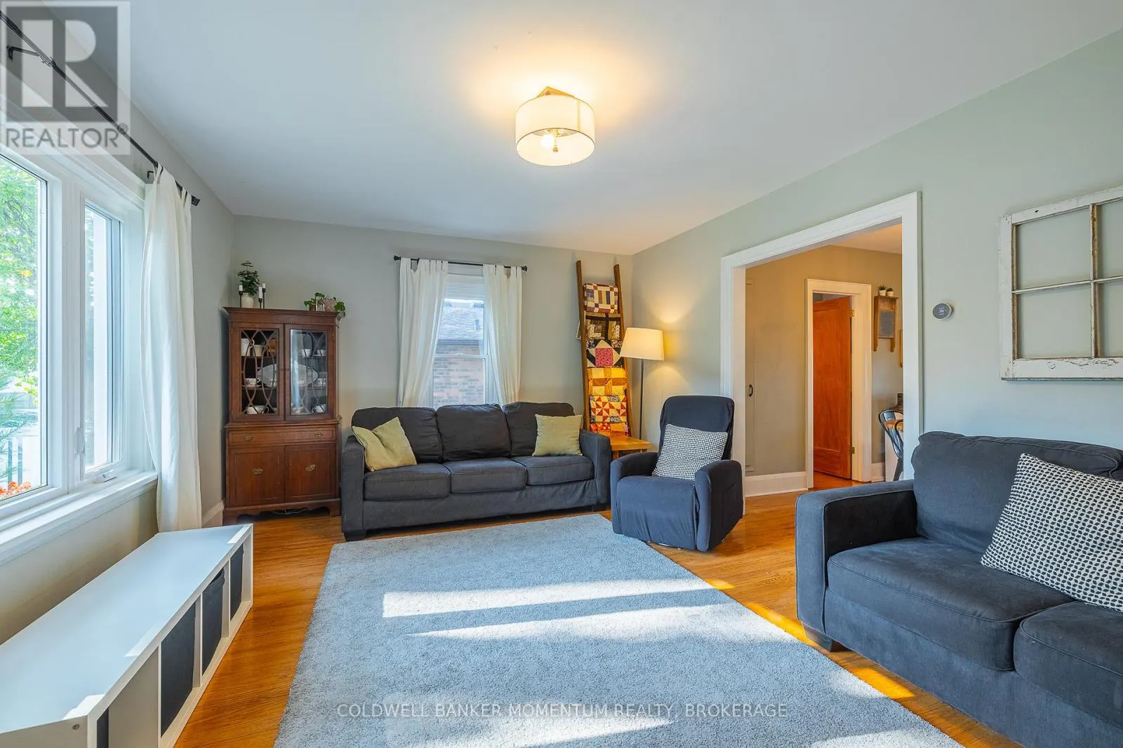 21 CARLETON STREET S