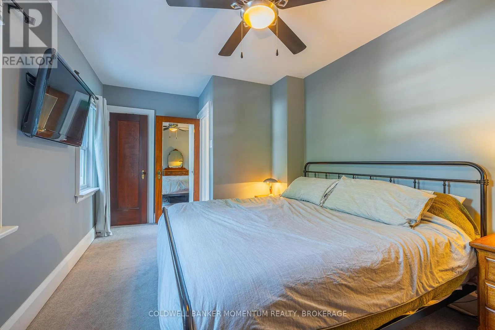 21 CARLETON STREET S