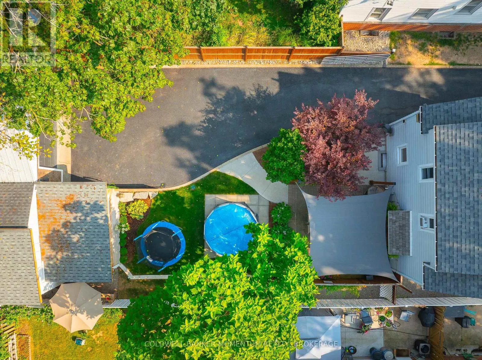 21 CARLETON STREET S