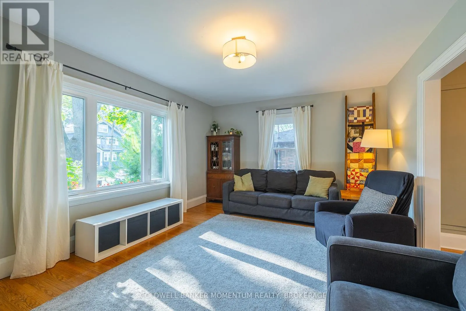 21 CARLETON STREET S