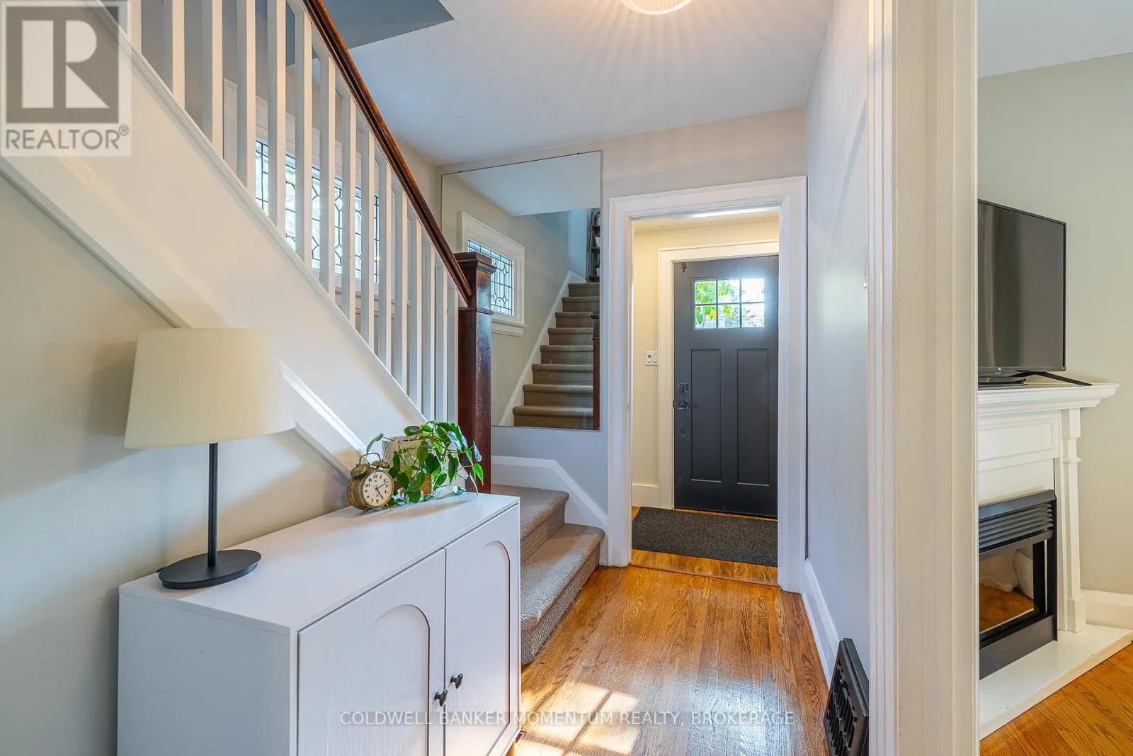 21 CARLETON STREET S