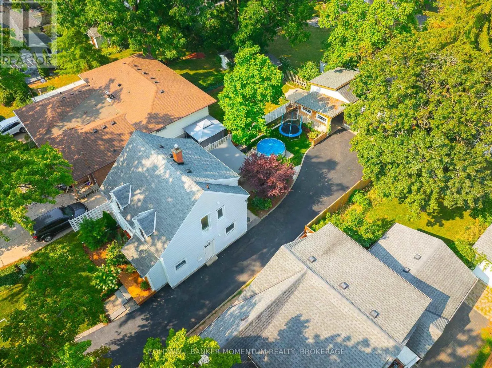 21 CARLETON STREET S