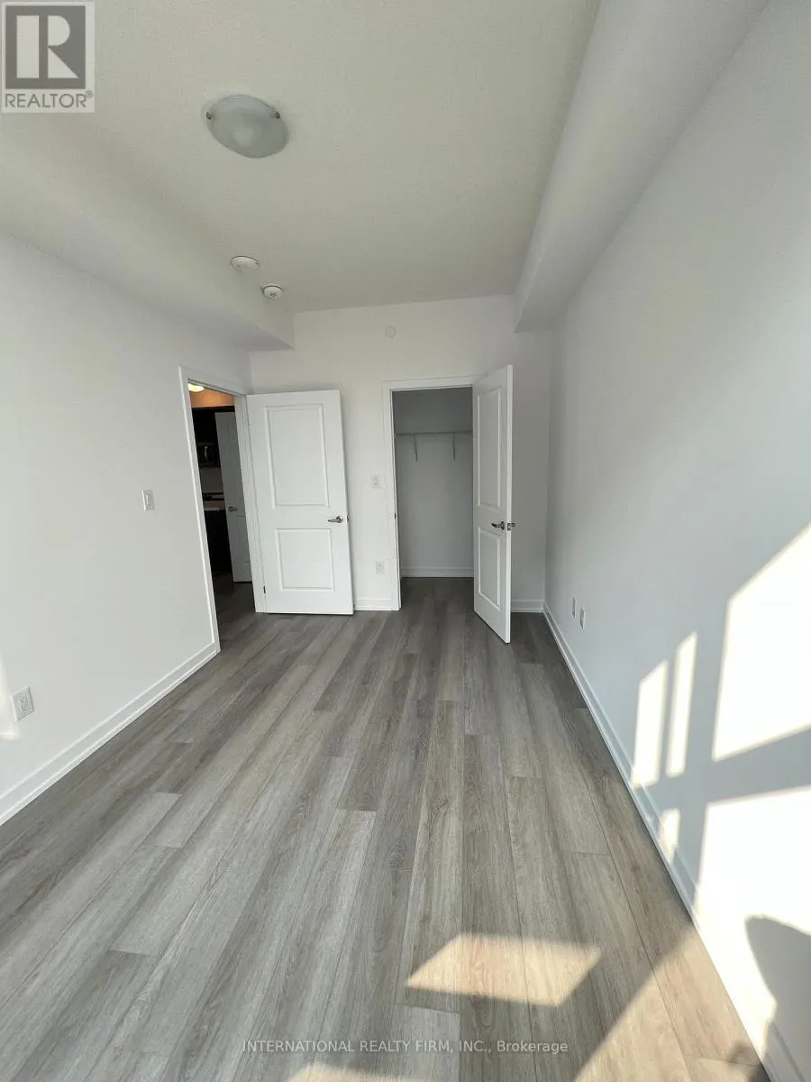332 - 460 DUNDAS STREET E