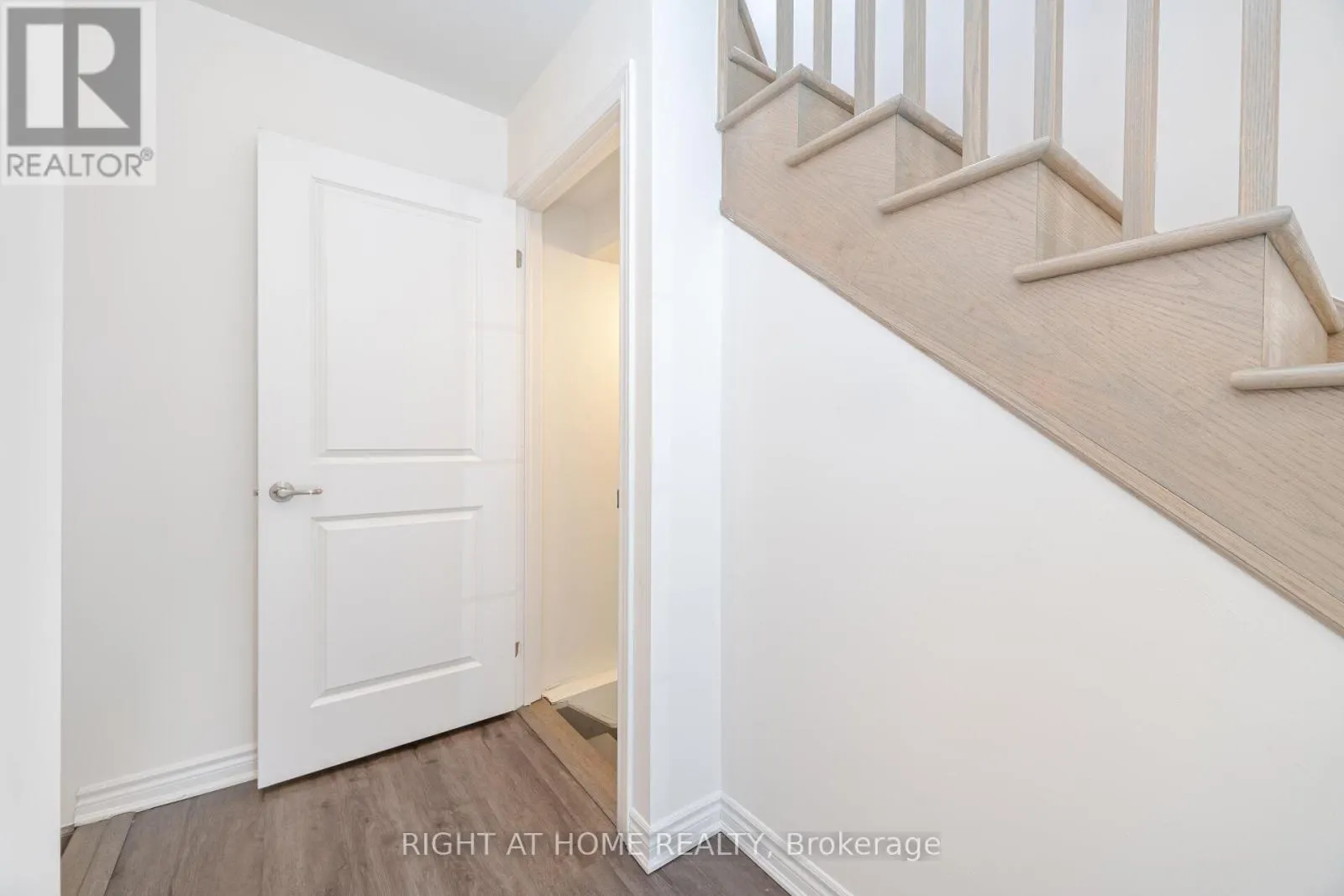 13 - 305 GARNER ROAD W