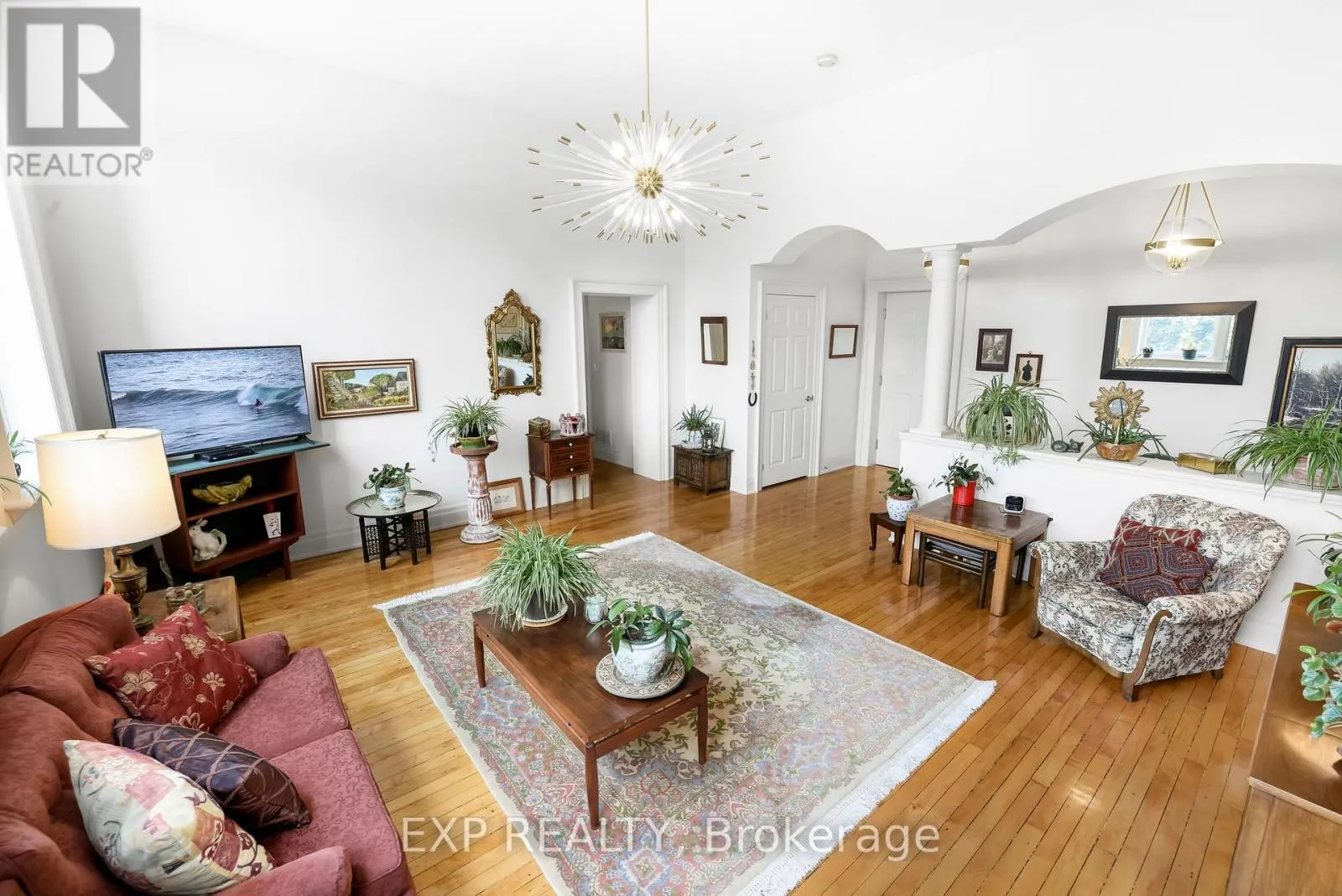 302 - 72 PINE STREET N, #302