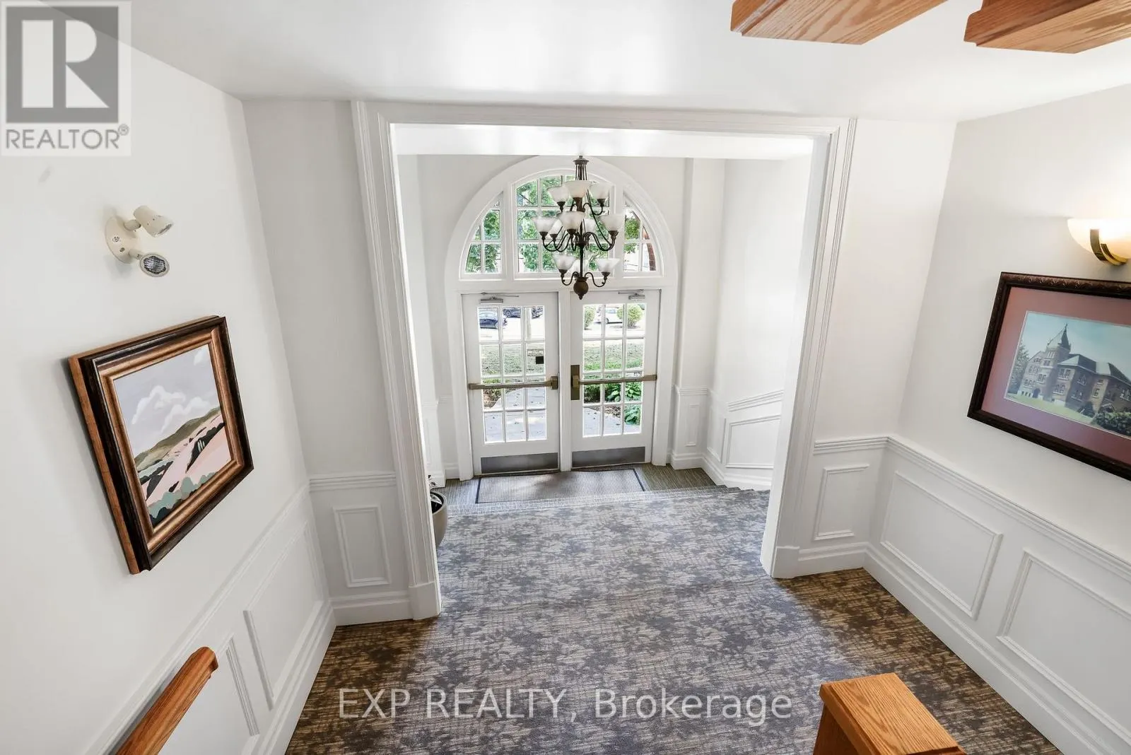 302 - 72 PINE STREET N, #302