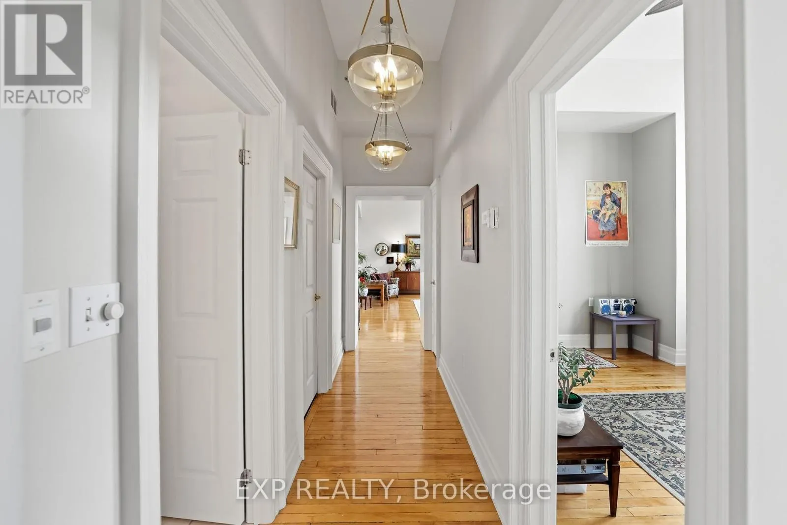 302 - 72 PINE STREET N, #302