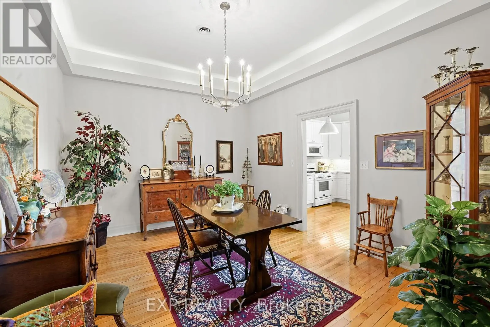 302 - 72 PINE STREET N, #302