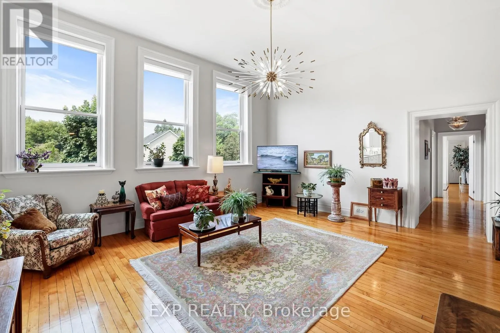 302 - 72 PINE STREET N, #302