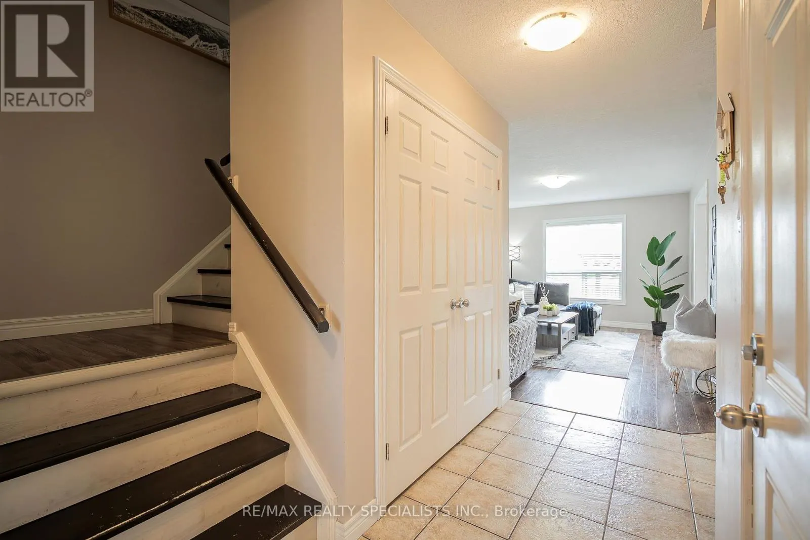 21 HENDERSON DRIVE
