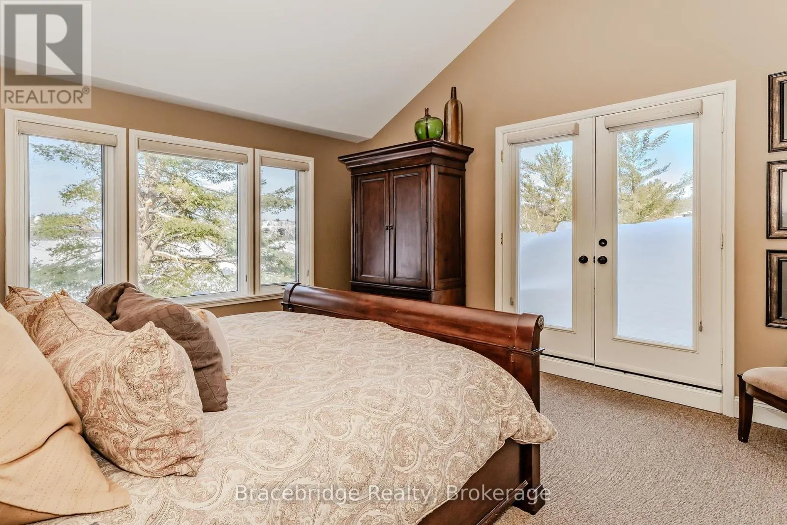 WATER'S EDGE W1 - 3876 MUSKOKA ROAD 118 HIGHWAY W