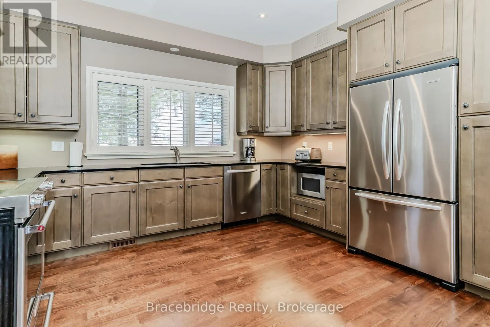 WATER'S EDGE W1 - 3876 MUSKOKA ROAD 118 HIGHWAY W