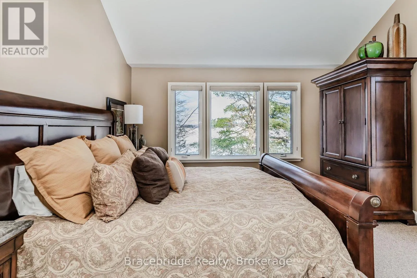 WATER'S EDGE W1 - 3876 MUSKOKA ROAD 118 HIGHWAY W
