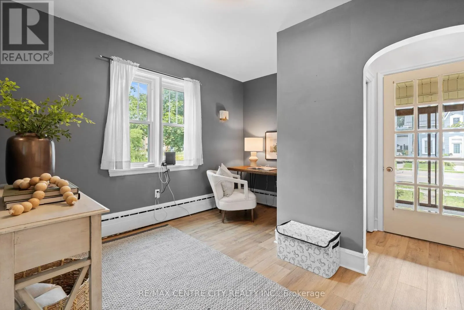 182 JOHN STREET S