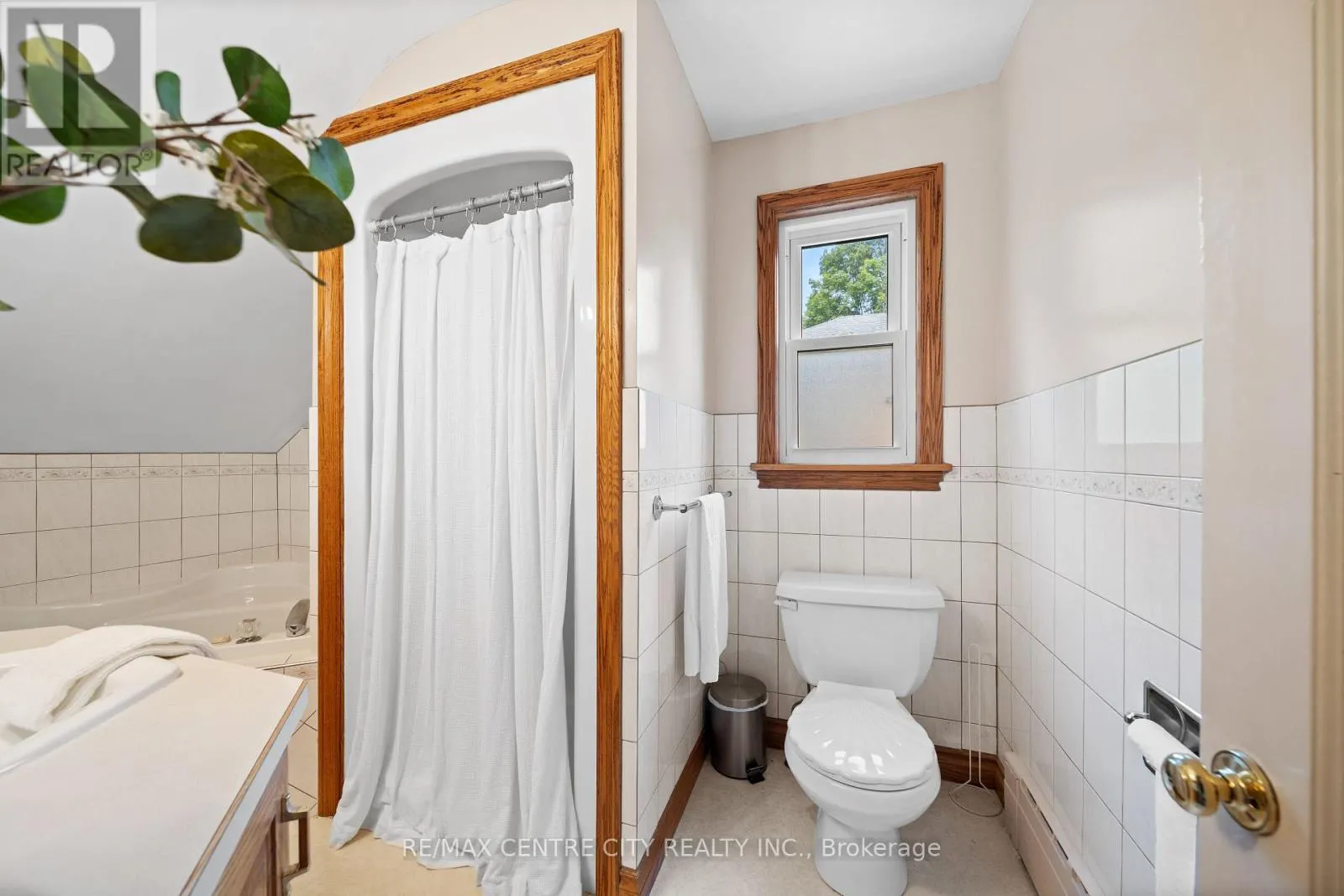182 JOHN STREET S