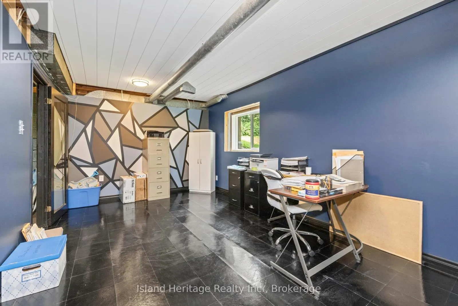 5 LINNEY LANE
