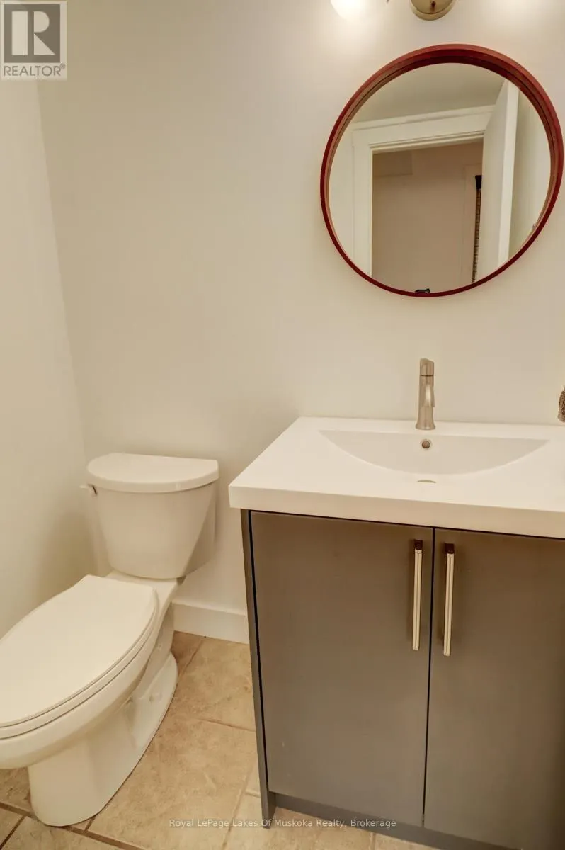 8 - 1561 HIDDEN VALLEY ROAD, #8