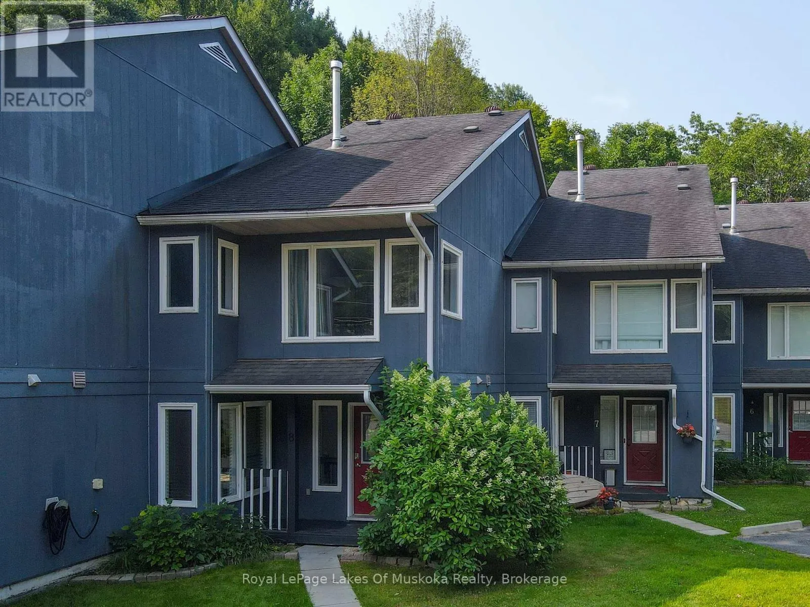 8 - 1561 HIDDEN VALLEY ROAD, #8