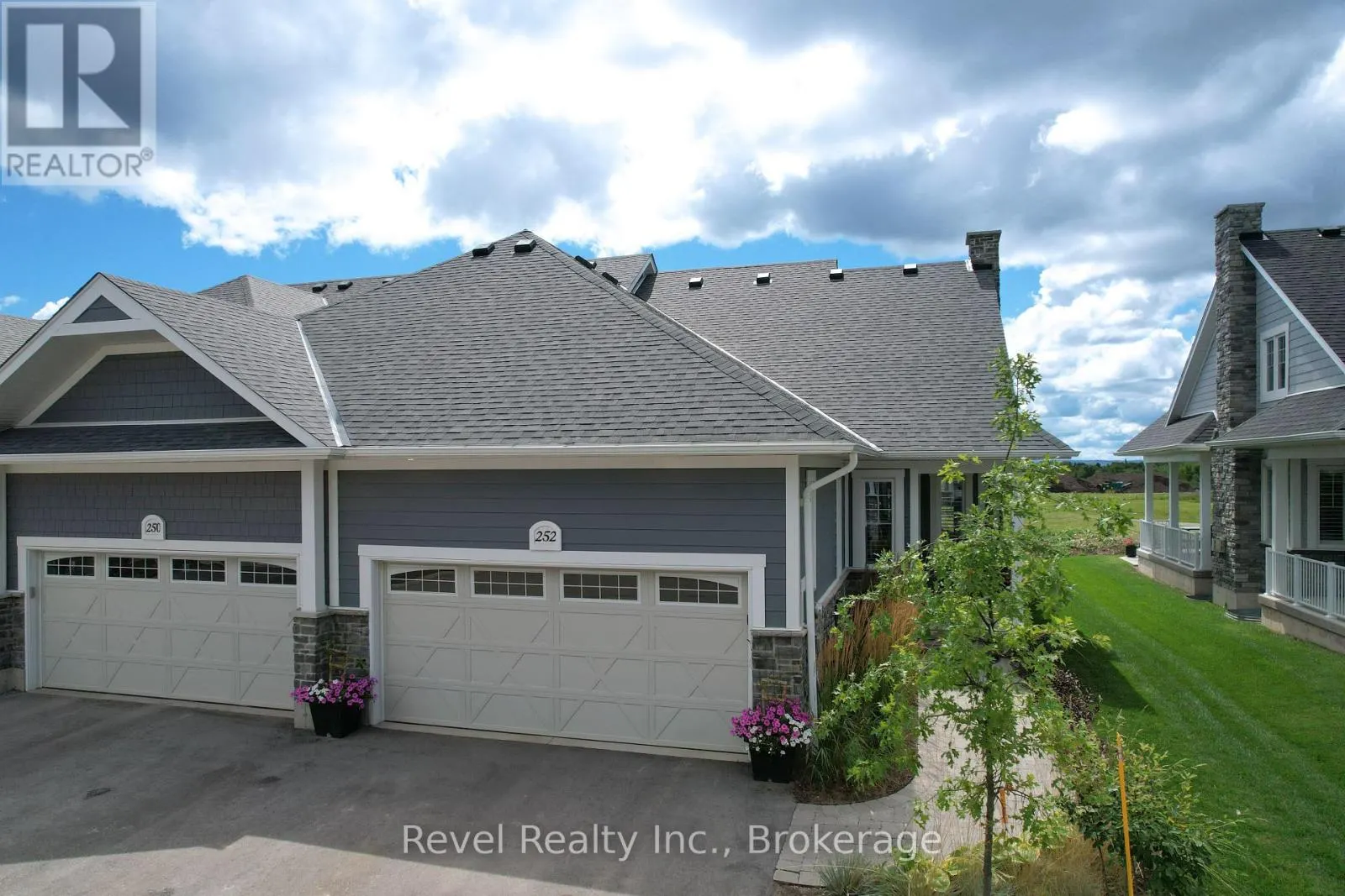 252 IRONWOOD WAY