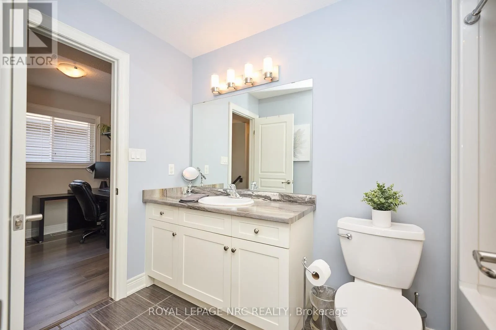 118 ROSELAWN CRESCENT