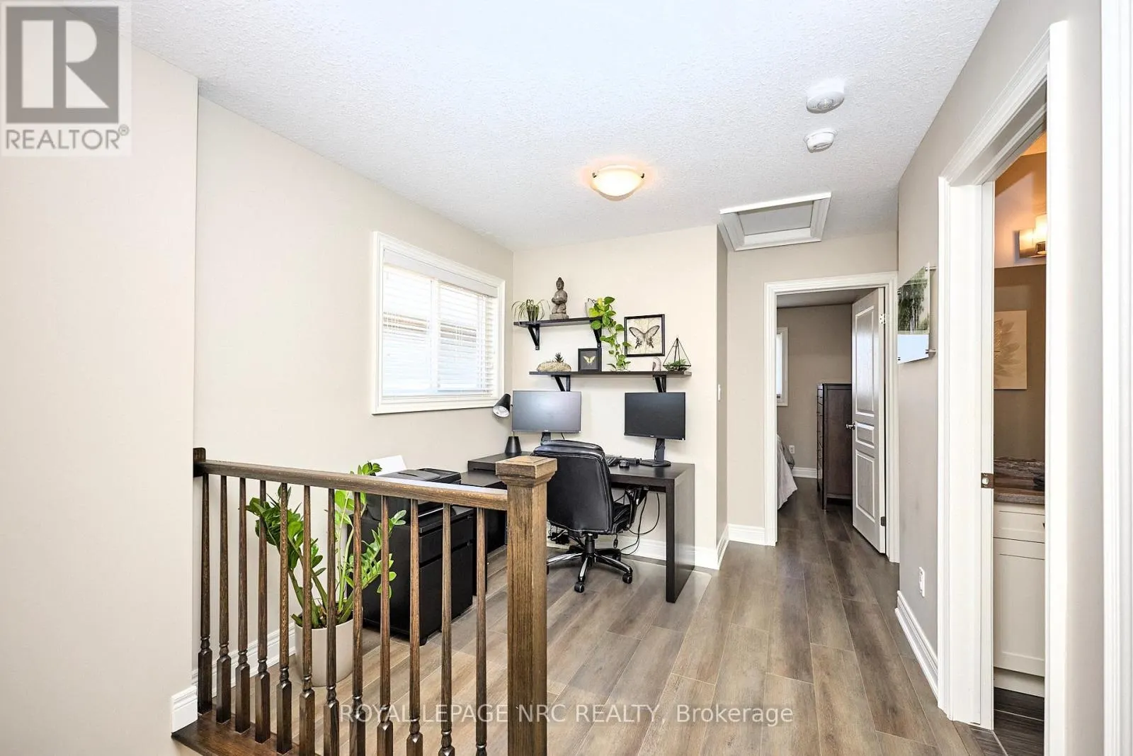 118 ROSELAWN CRESCENT