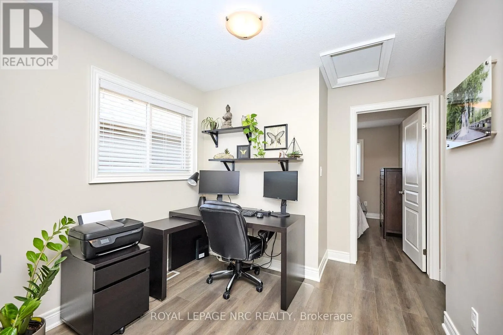 118 ROSELAWN CRESCENT