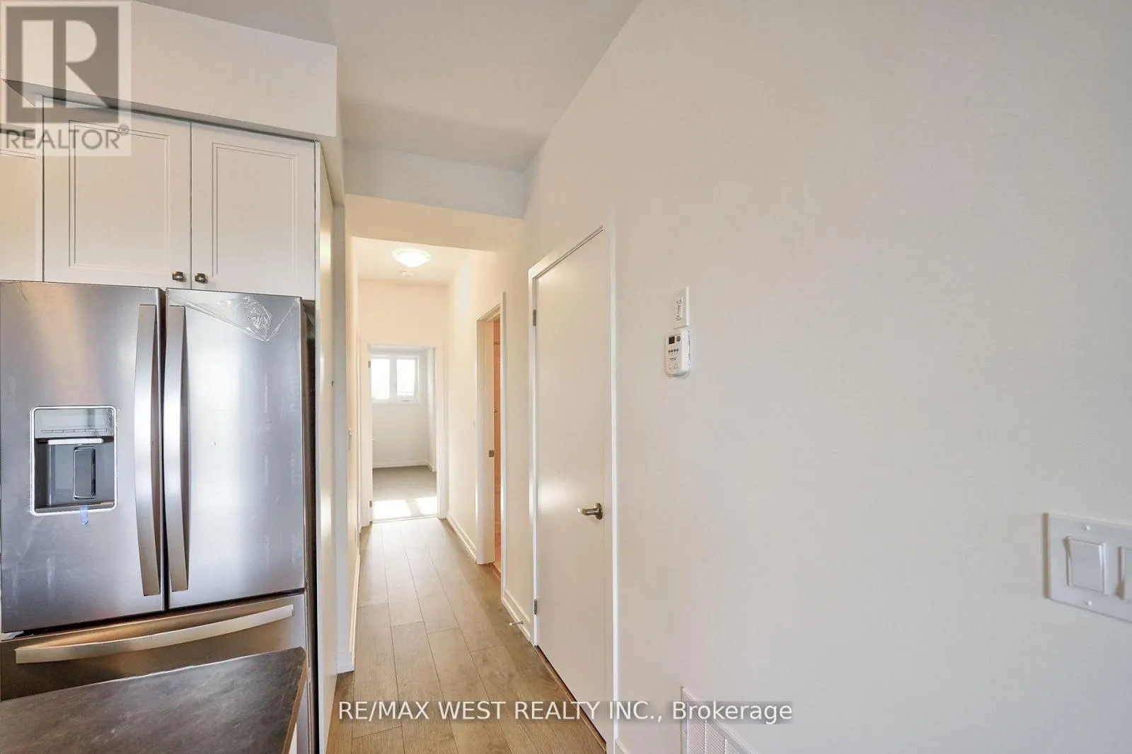 201 - 160 DENSMORE ROAD