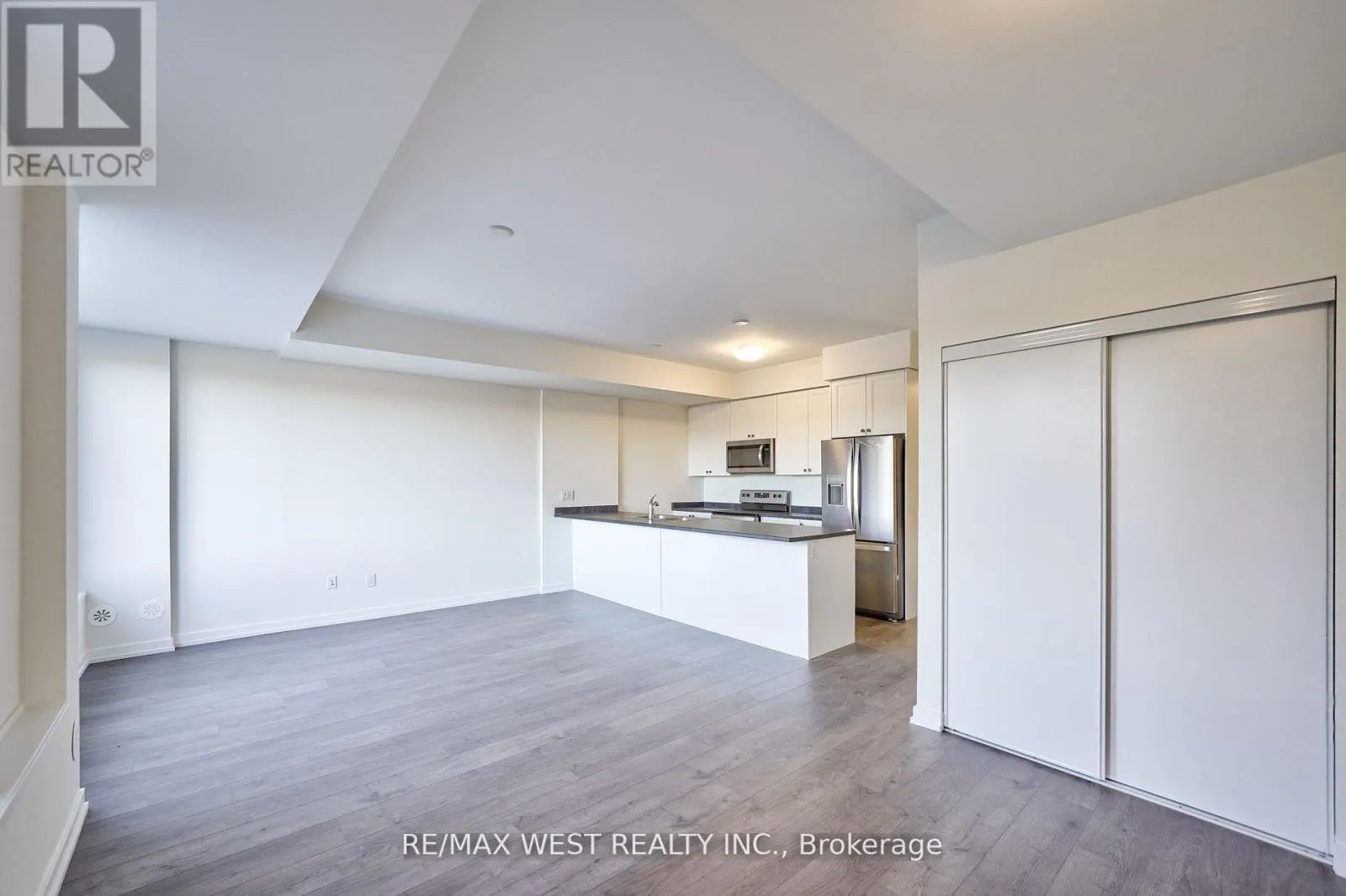 201 - 160 DENSMORE ROAD